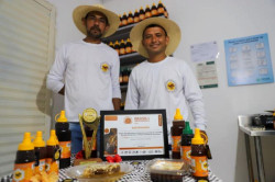 Melhor mel escuro do Brasil é de associação atendida no Pantanal