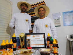 Melhor mel escuro do Brasil é de associação atendida no Pantanal