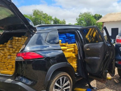 PRF apreende 1,2 tonelada de maconha em Corolla Cross roubado