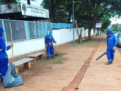 Prefeitura leva mutirão de limpeza aos bairros de Dourados