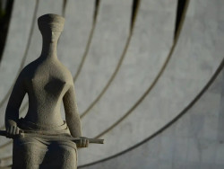 STF retoma julgamento sobre proibição de revista íntima em presídios