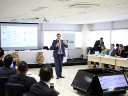 Aos novos magistrados, governador mostra cenário de crescimento econômico de MS