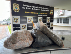 Jovem de 20 anos foge da polícia, bate Golf e vai preso com droga em Dourados