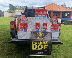 Casal é preso levando 100 celulares escondidos na lataria de picape