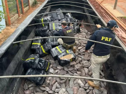 PRF prende caminhoneiro com 2,6 toneladas de maconha e 825 munições