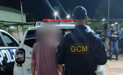 Idoso é preso filmando partes íntimas de menina de 13 anos em loja