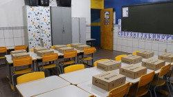 Aulas na Reme retornam nesta segunda e alunos recebem kits escolares