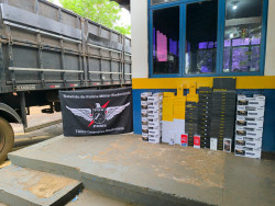 Motorista é preso com carreta lotada de produtos contrabandeados