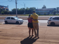 Homem dá tapas e chutes em médico durante atendimento na UPA de Dourados