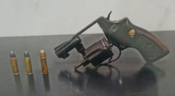 Homem é preso em flagrante com arma de fogo