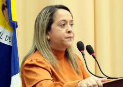 Vereadora Maria Imaculada ameaça dar tiro de pistola na boca de assessora