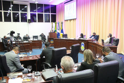 Câmara de Dourados aprova 22 projetos de lei incluídos na pauta