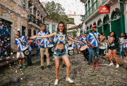 Carnaval deve garantir R$ 12 bi em faturamento e 32 mil empregos temporários