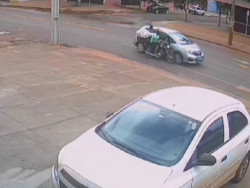 Veja o vídeo: câmera mostra moto na cena de acidente com morte na Coronel Ponciano