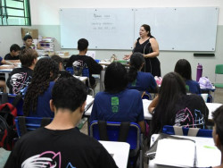 Mais de 180 mil estudantes voltam às aulas nesta segunda-feira na Rede Estadual