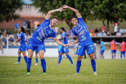 Ivinhema goleia Corumbaense e segue na liderança isolada