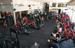 Aquafitness promove sorteio de Biz 0km exclusivo para equipe de personal da academia