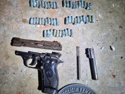 Policiais penais encontram pistola e 50 munições enterradas na penitenciária de Dourados