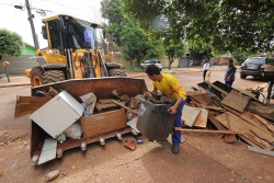 Prefeitura faz mutirão de limpeza e recolhe 15 toneladas de resíduos