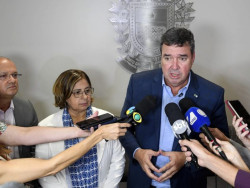 Eduardo Riedel e ministra discutem atendimento na Casa da Mulher Brasileira