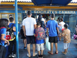 Prefeitura regulamenta proibição do uso de celular nas escolas municipais