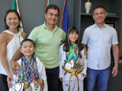 Campeões de jiu-jitsu são recebidos pelo prefeito de Dourados