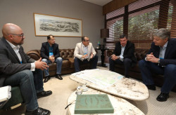 Governo negocia integração com a Bolívia para abrir rotas de comércio exterior