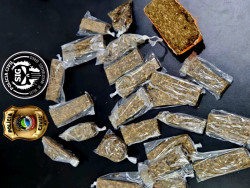 Mulher é presa por tráfico de drogas após ser identificada em rede social