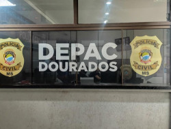 Homem é preso com mochila cheia de produtos eletrônicos