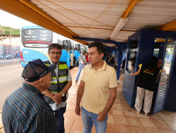 Terminal de Transbordo agora tem totem para recarregar cartão de ônibus