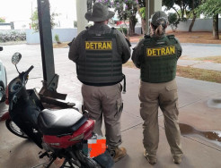 Motocicleta com R$ 31 mil em multas é apreendida pelo Detran