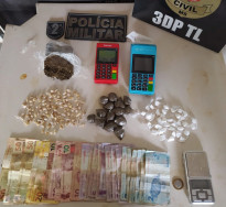 Menores são apreendidos acusados de tráfico de drogas em condomínio