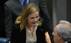 Lula nomeia Gleise Hoffmann para comandar articulação política