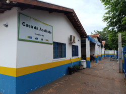 Espaço com homens e viciados é única opção de abrigo a mulheres vítimas de violência