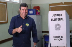 Reinaldo, Nelsinho, Simone, Soraya e Vander disputam apoio de Riedel em 2026