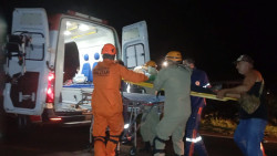 Colisão entre caminhonete e Kombi na BR-163 mata menino de 9 anos