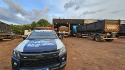 Homem morre ao ser esmagado por caminhão em oficina mecânica