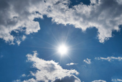 Dia será de sol com algumas nuvens e 'pancadas' de chuva em Dourados