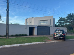 Polícia faz buscas na casa de ex-prefeita acusada de forjar atentado para vencer eleição