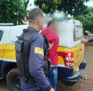 Localizado em bar, homem é preso após ameaçar atear fogo na mulher