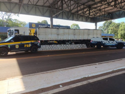 Motorista é preso em ação conjunta com 462 quilos de cocaína em carreta