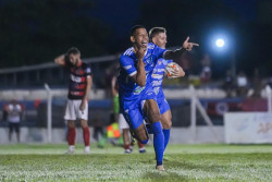 Zagueiro marca 3, Ivinhema goleia Águia Negra e está na final do Estadual