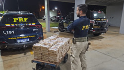 PRF e Ficco-MS apreendem pasta base em caminhão carrregado com amendoim