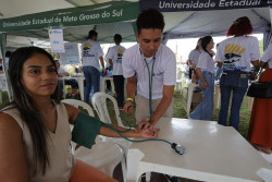 Projeto Uems na Comunidade em parceria com a prefeitura atende 2 mil pessoas