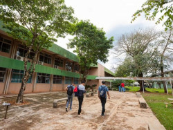 Acadêmicos da UFGD com filhos pequenos podem solicitar auxílio financeiro