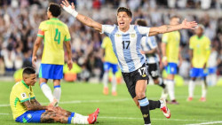 Ao som de "olé!", seleção brasileira perde de 4 a 1 para Argentina em Buenos Aires