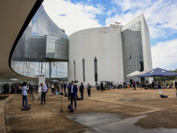 STF decide hoje se Jair Bolsonaro, generais e outros aliados viram réus pela trama golpista