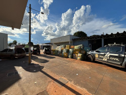 Polícia fecha entreposto de contrabandistas e aprende R$ 1,3 milhão em mercadorias