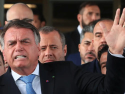 Após virar réu, Bolsonaro nega decreto de golpe de Estado e diz ser vítima de perseguição