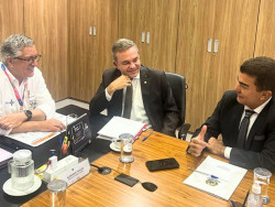 Marçal entrega projetos em audiência com ministro da Saúde em Brasília